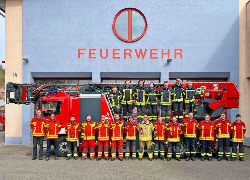 Alle 19 Teilnehmenden bestanden die Prüfung. ;©Feuerwehr Mosbach Alle 19 Teilnehmenden bestanden die Prüfung. ;©Feuerwehr Mosbach