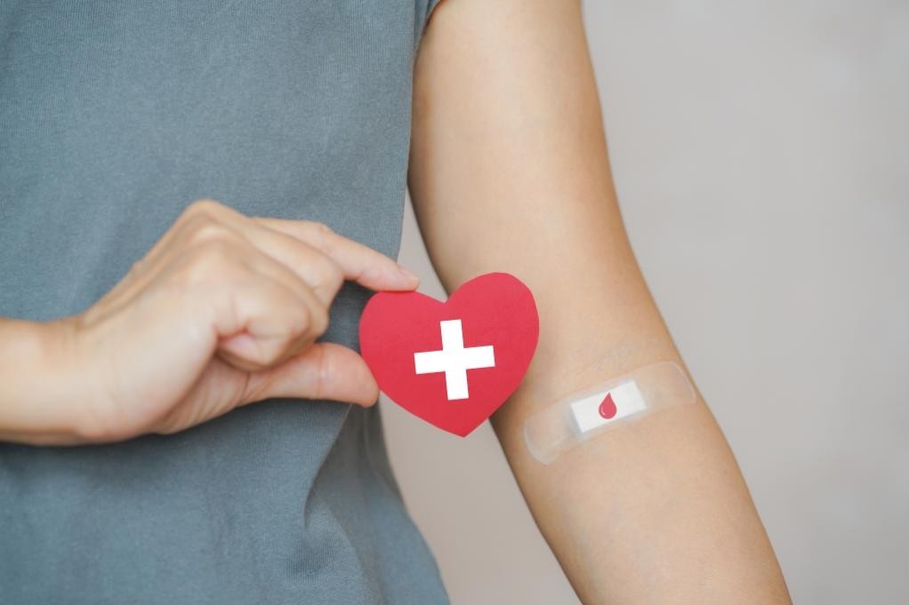 Blutspenden retten Leben, (c) iStock.com_Ratana21