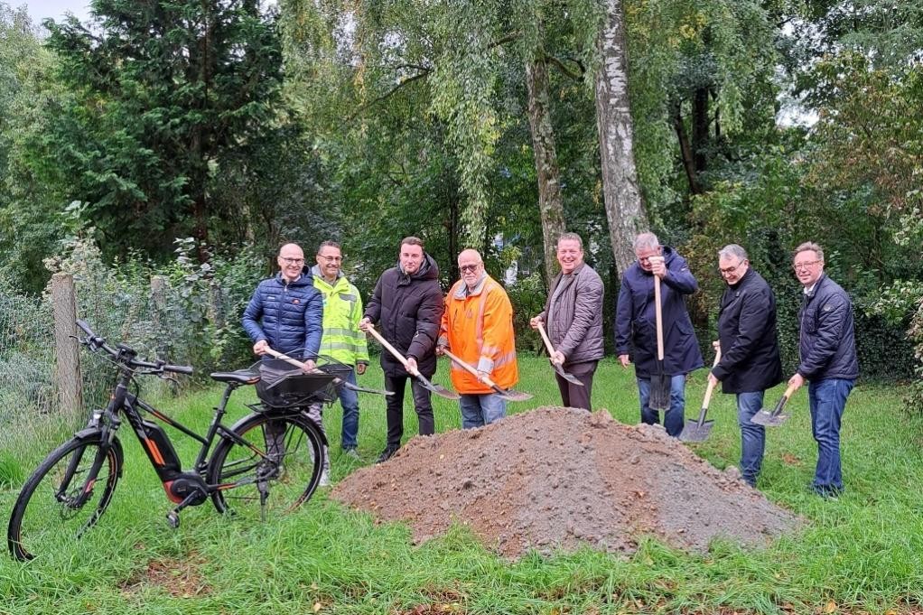 Das Go für den Vollausbau setzten Vertreter der Stadt, Stadtwerke, Baufirma und Planungsbüro, (c) Stadt Mosbach