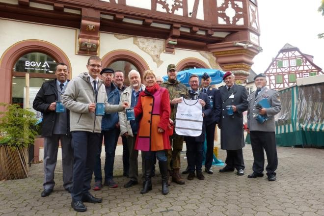 Die diesjährige Prominentensammlung des Volksbundes in Mosbach (Foto: Stadt Mosbach)